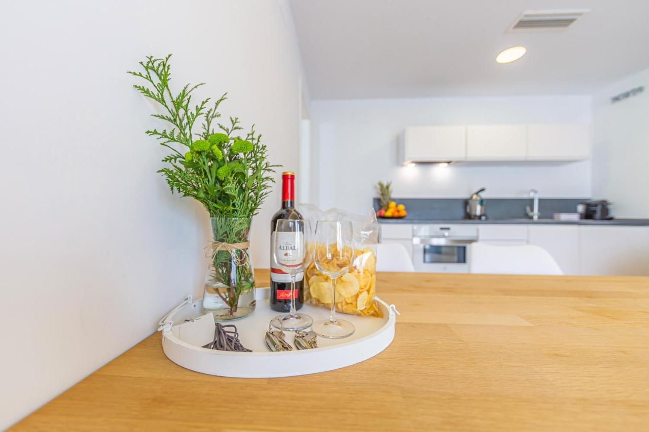 Appartement Ventura 2 - Centric & Pool - Simplytarifa Extérieur photo