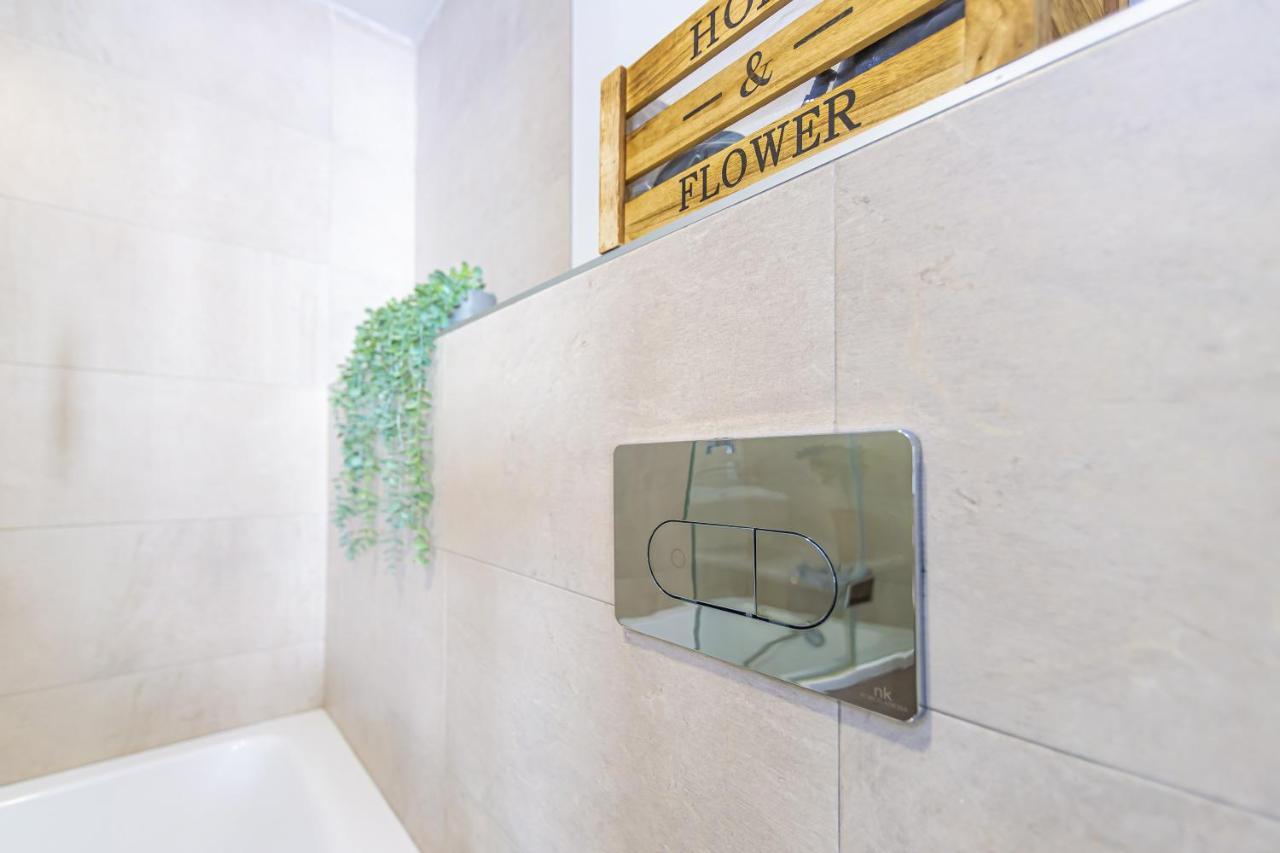 Appartement Ventura 2 - Centric & Pool - Simplytarifa Extérieur photo